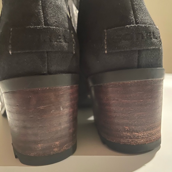 Sorel Black Ankle Boots - Picture 3 of 9